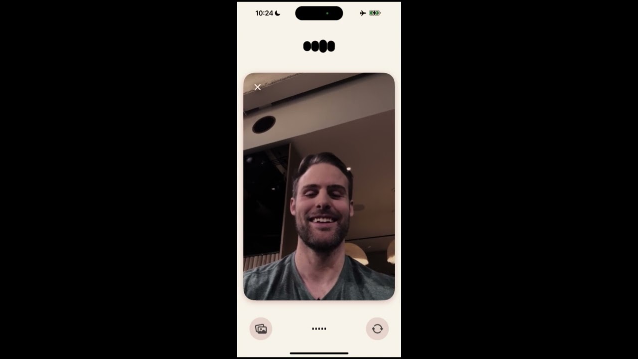 הדגמה חיה של יכולות הראייה של GPT-4o - YouTube