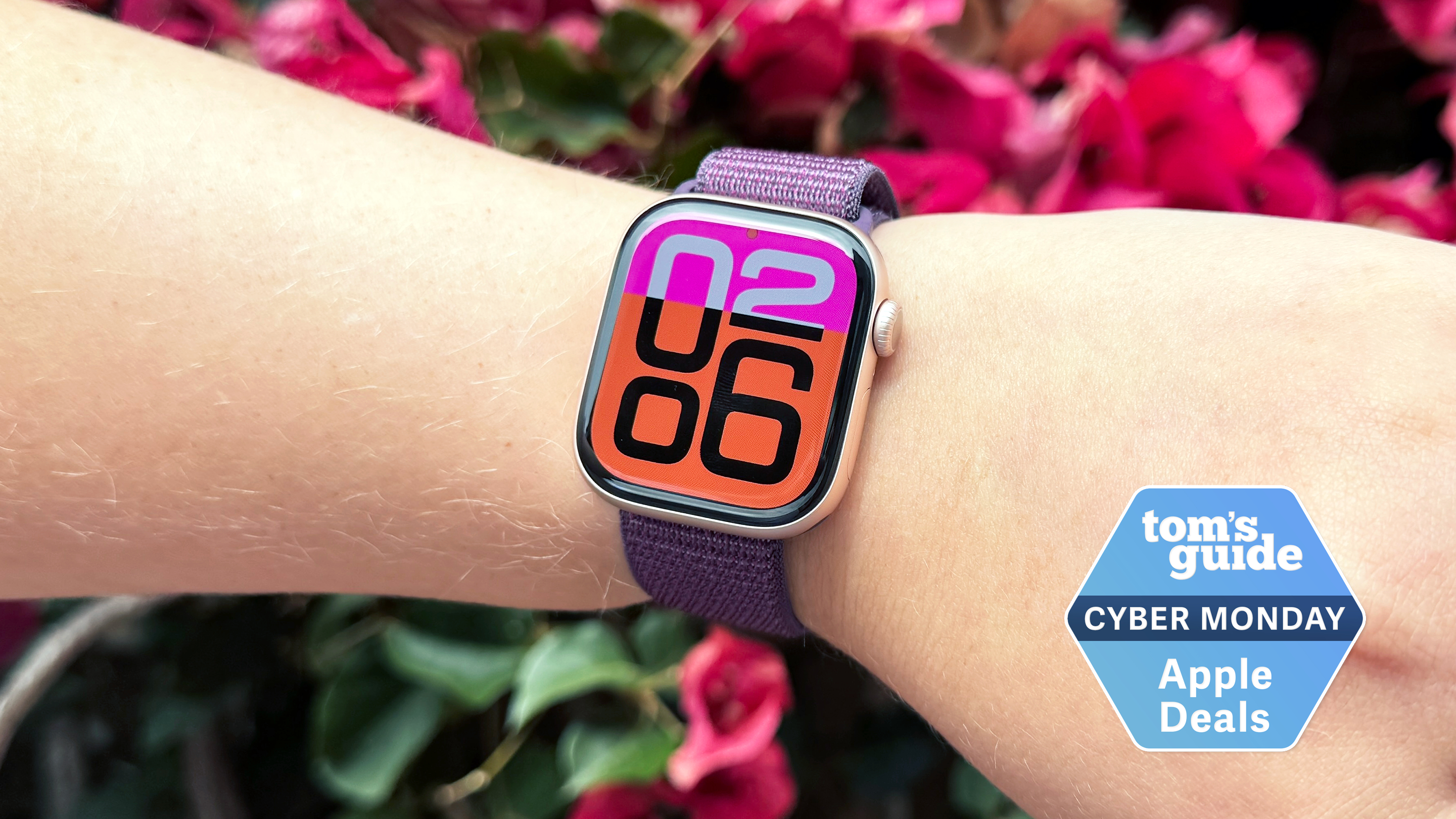 אדם העונד את Apple Watch Series 10 מול כמה פרחים עם תג מבצעי Cyber ​​Monday של Datilin