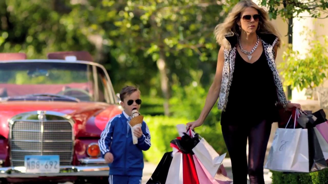 הטריילר מס' 1 של מיק פוקס - יוטיוב