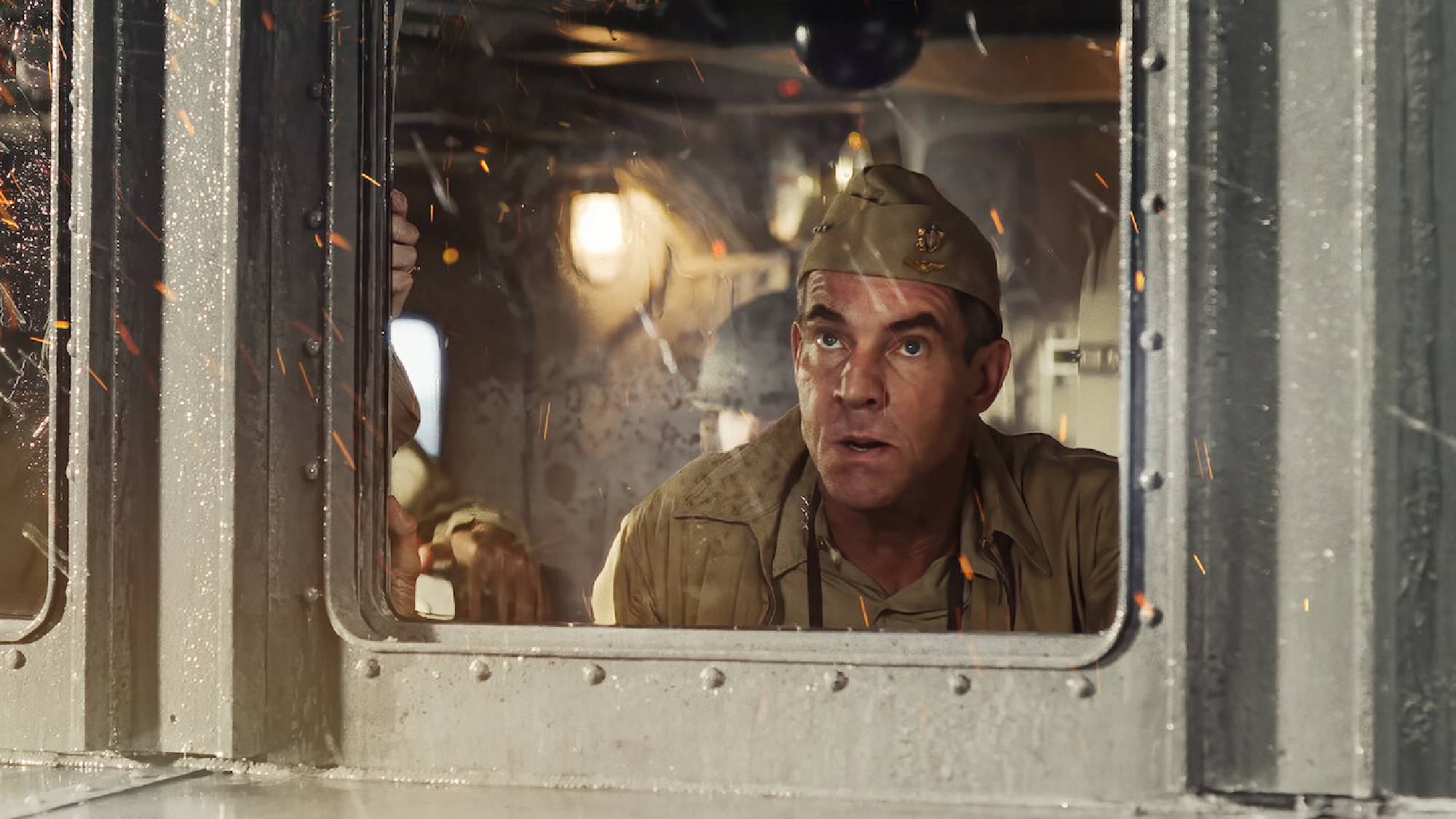 דניס קווייד נכנס 