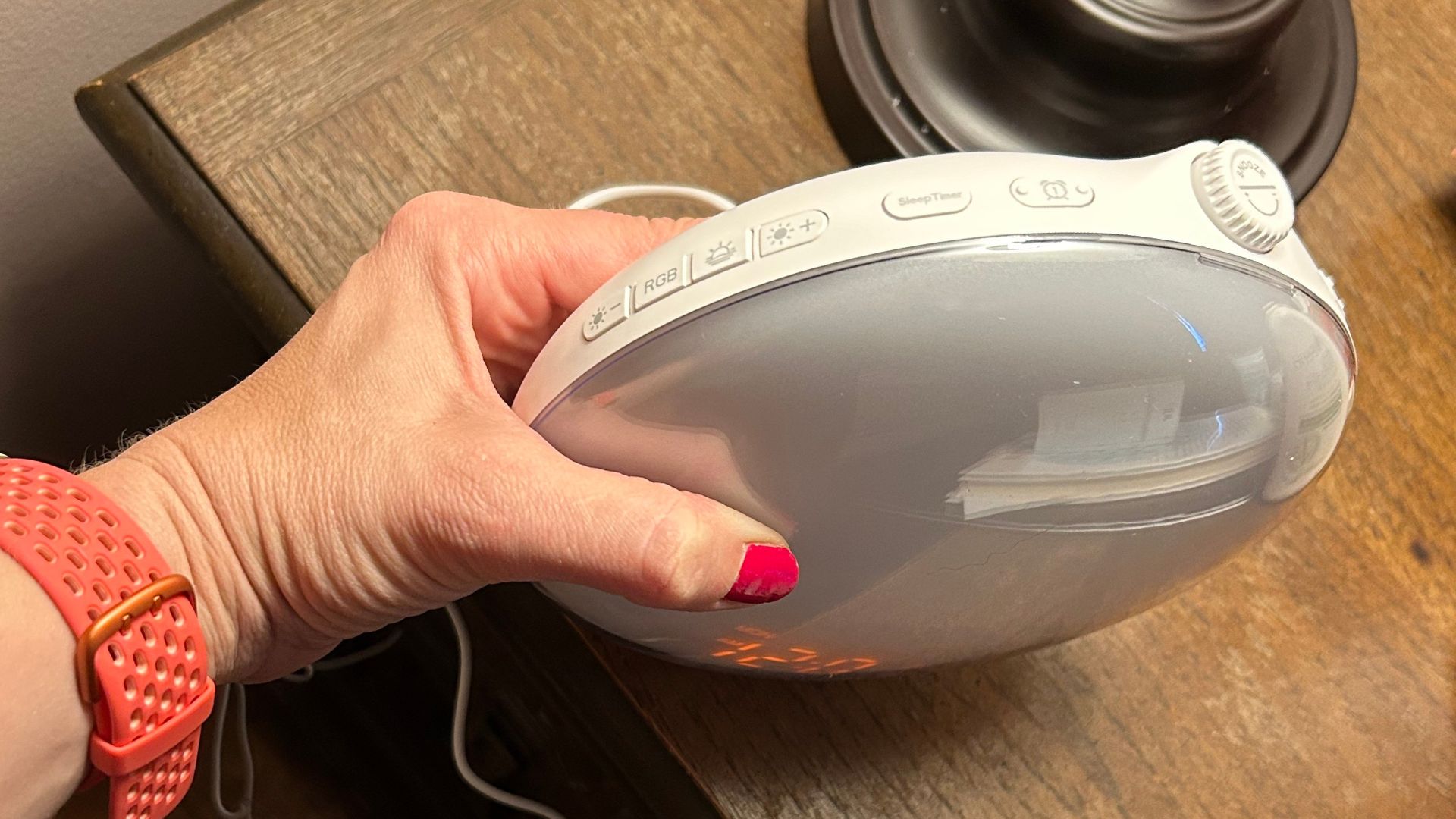 לוח בקרה של לחצן שעון מעורר JALL Wake-Up Light על גבי השעון