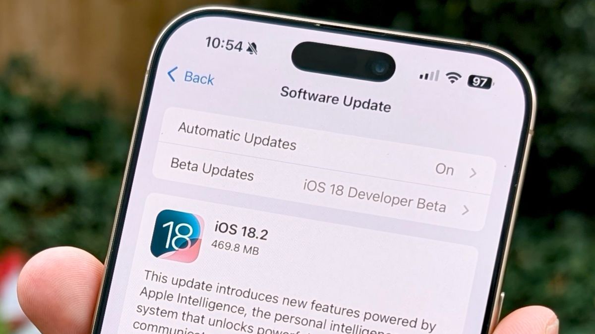 iOS 18.2 ותכונות Apple Intelligence החדשות שלו הגיעו - הנה איך להתקין את העדכון