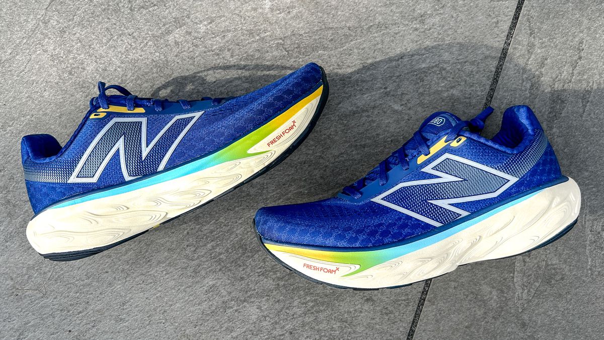 רצנו 70 מיילים ב-New Balance Fresh Foam X 1080v14 — הנה פסק הדין מאת Nick Harris-Fry שפורסם ב-14 בדצמבר 24 The New Balance Fresh Foam X1080v14 היא נעל ריצה נוחה שתתאים היטב למגוון רחב של רצים.