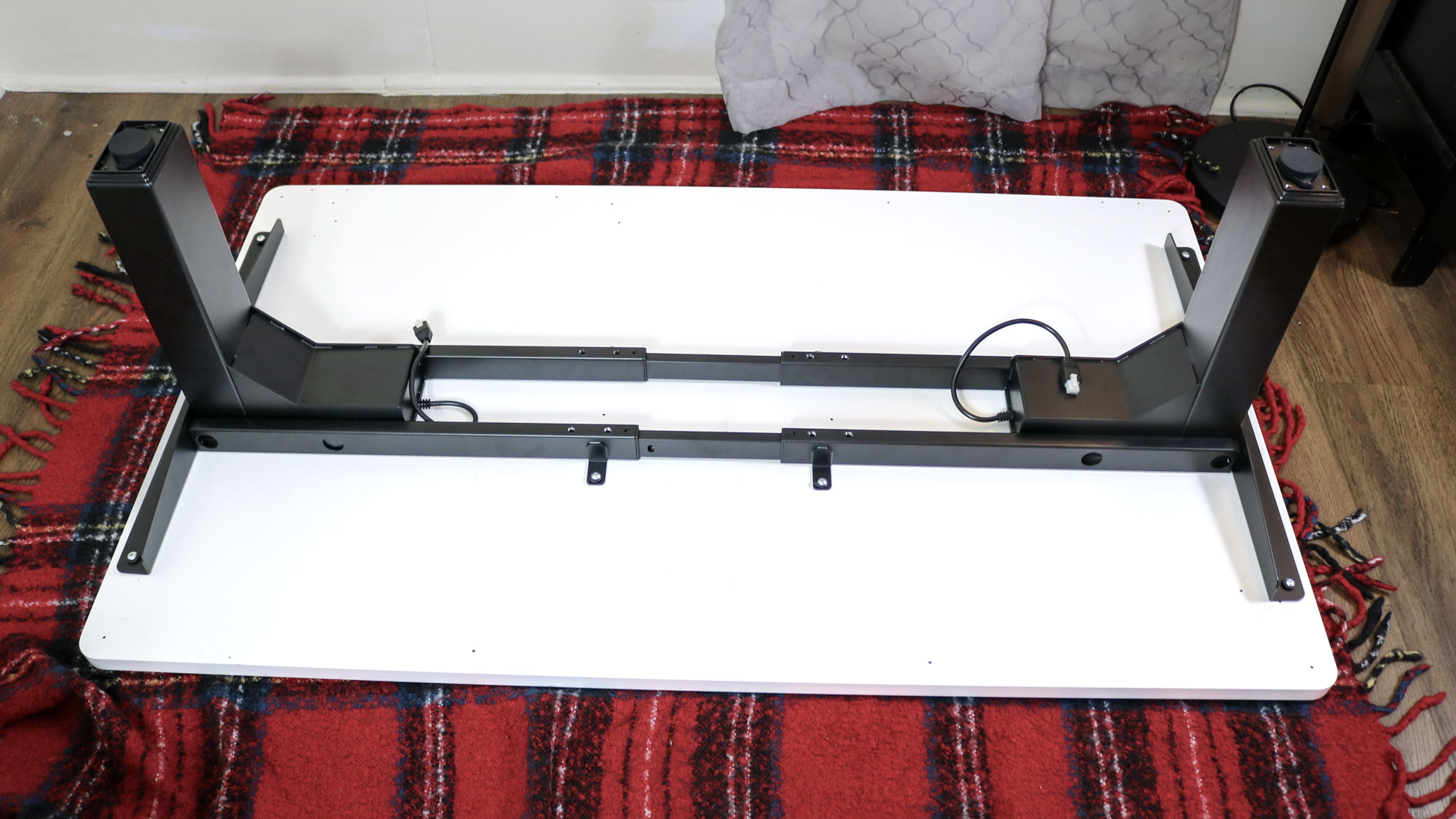 הרכבת שולחן ה-Upeal 2 רגל