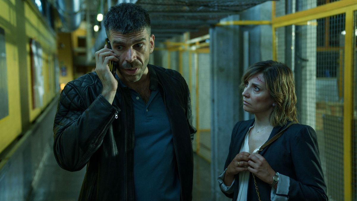 נטפליקס קיבלה עכשיו תוכנית מותחן פשע חדשה שכבר הגיעה לעשרת המובילים - ויכול להיות שזו תהיה צפיית הבינג' הבאה שלך