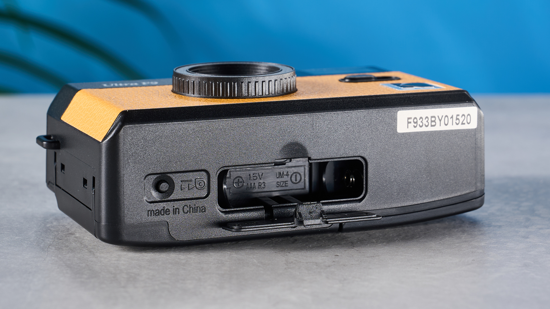 מצלמת סרטים בשחור וצהוב Kodak Ultra F9 35mm