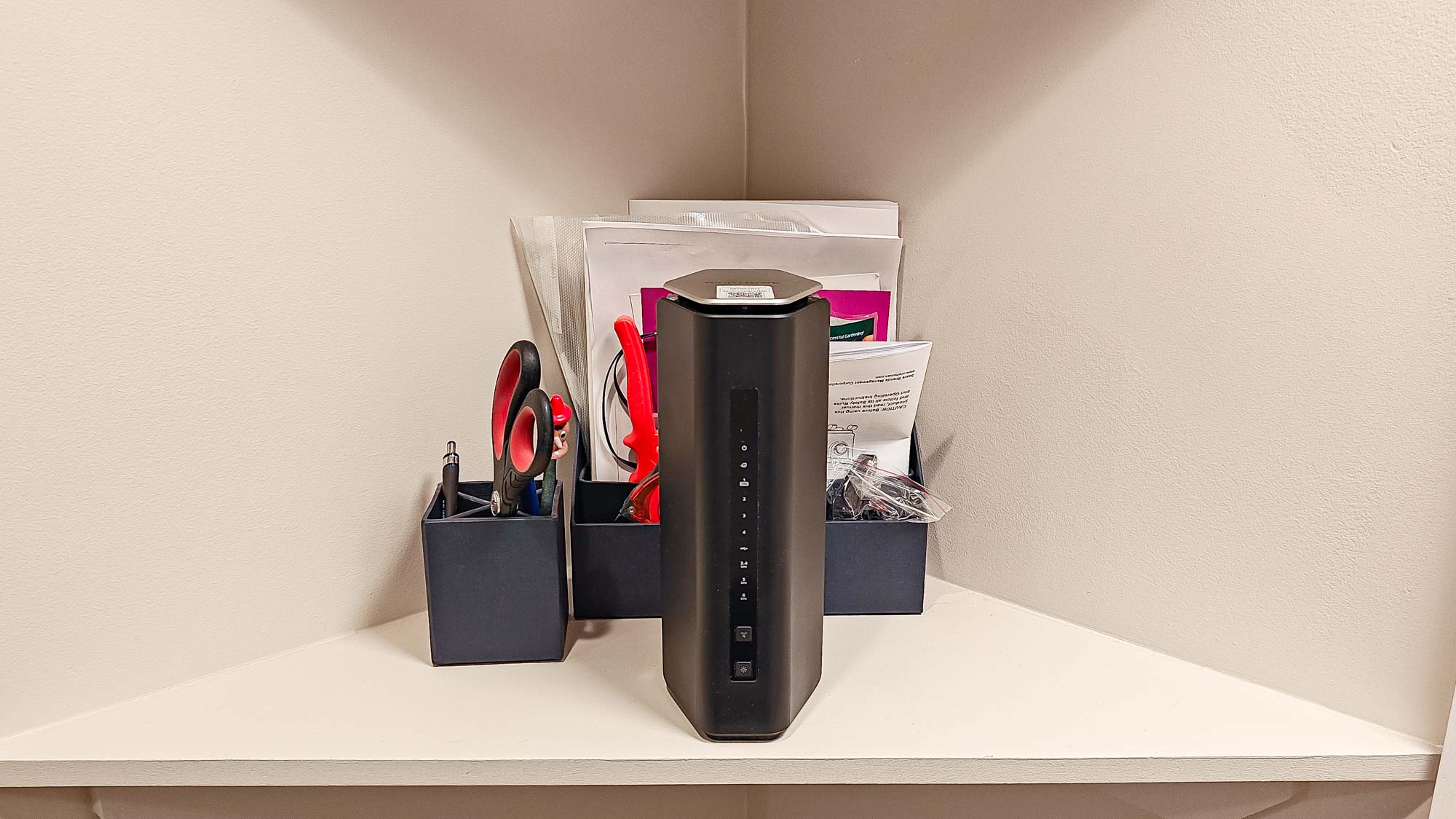 Netgear Nighthawk RS600 על שולחן העבודה