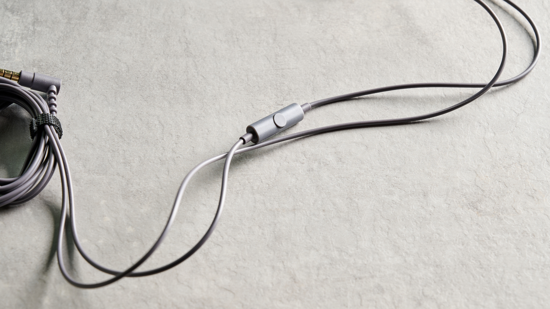 צילום של אוזניות גיימינג Final VR500