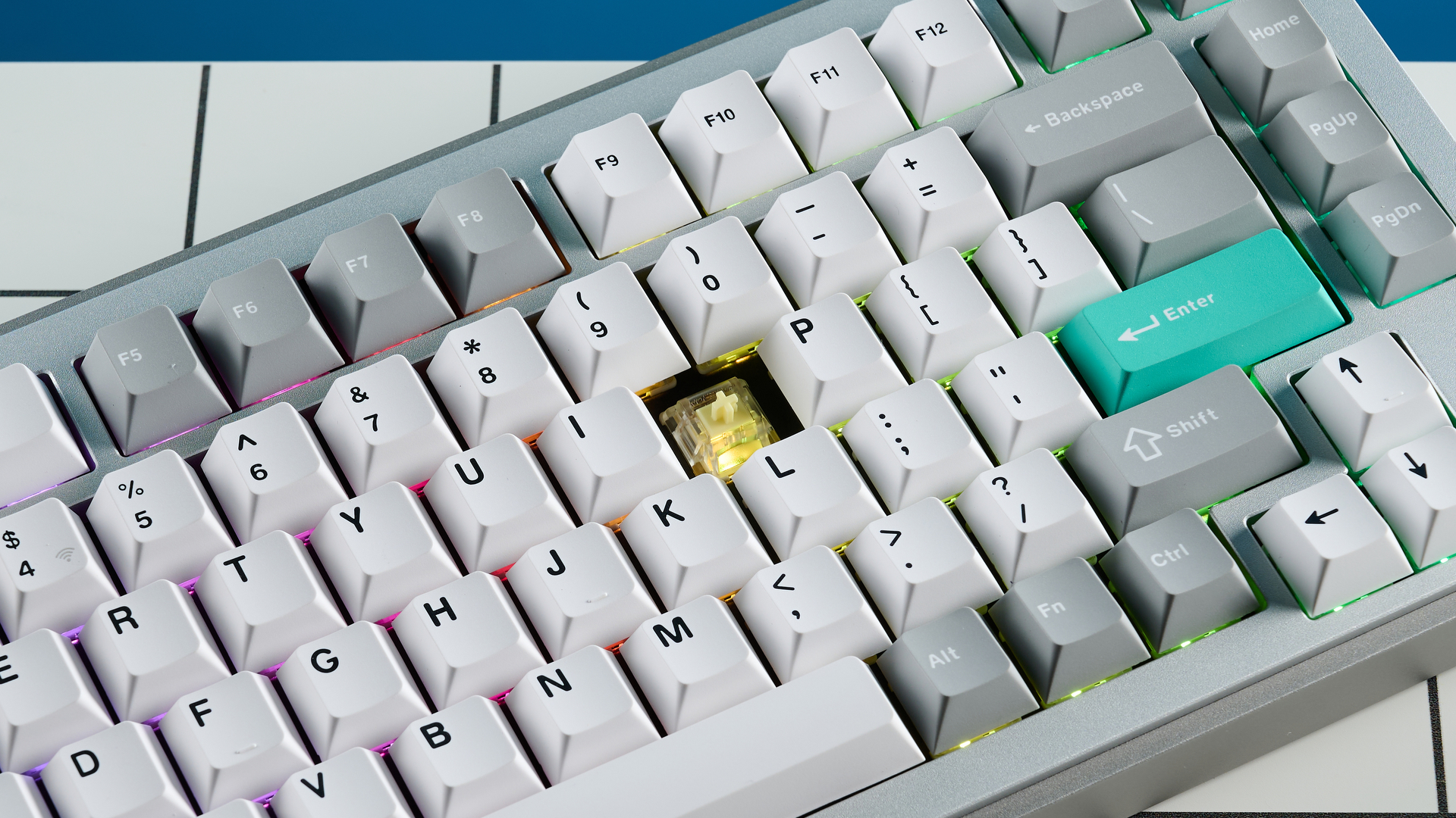 צילום של מקלדת Lemokey L1