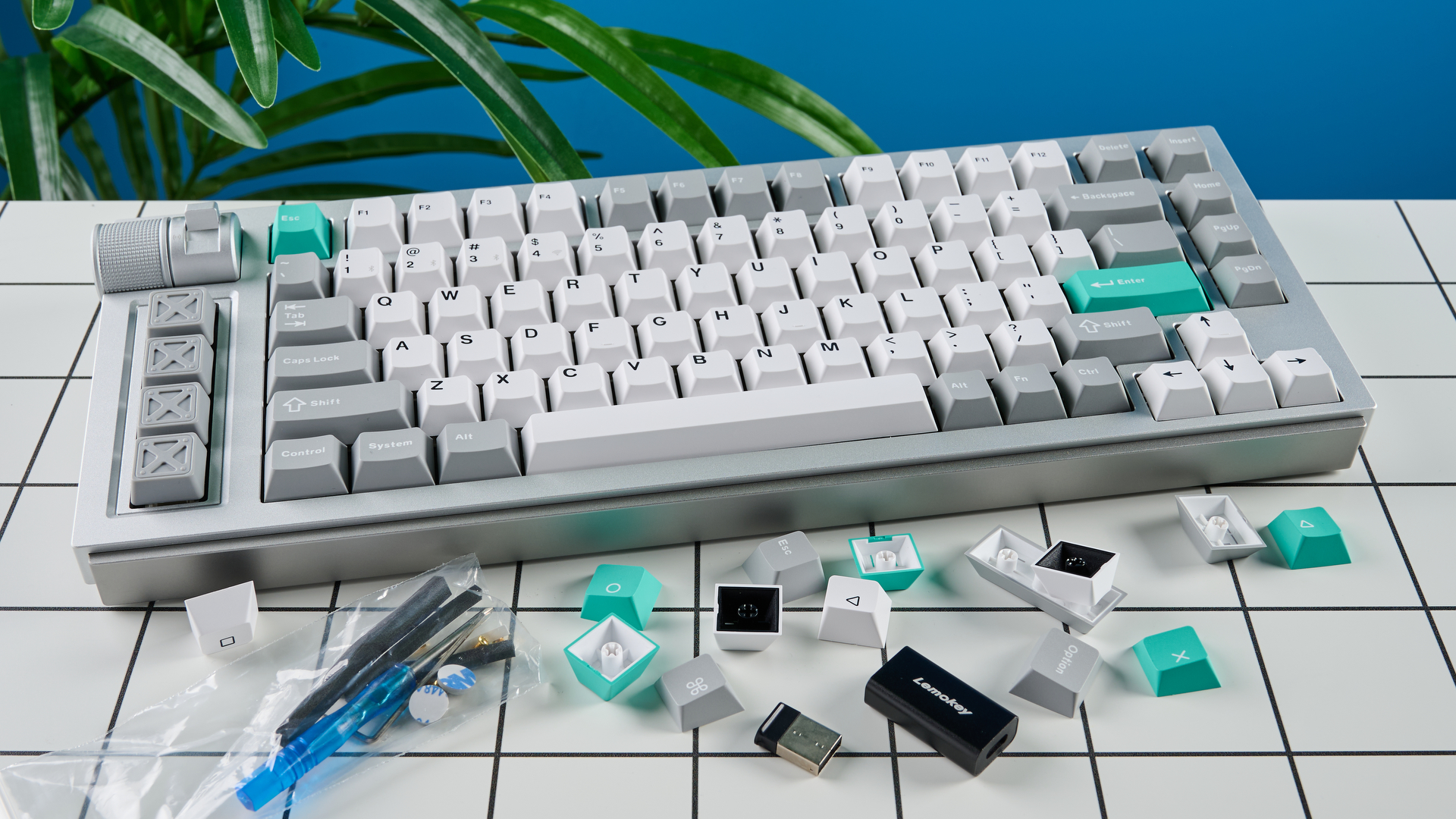 צילום של מקלדת Lemokey L1