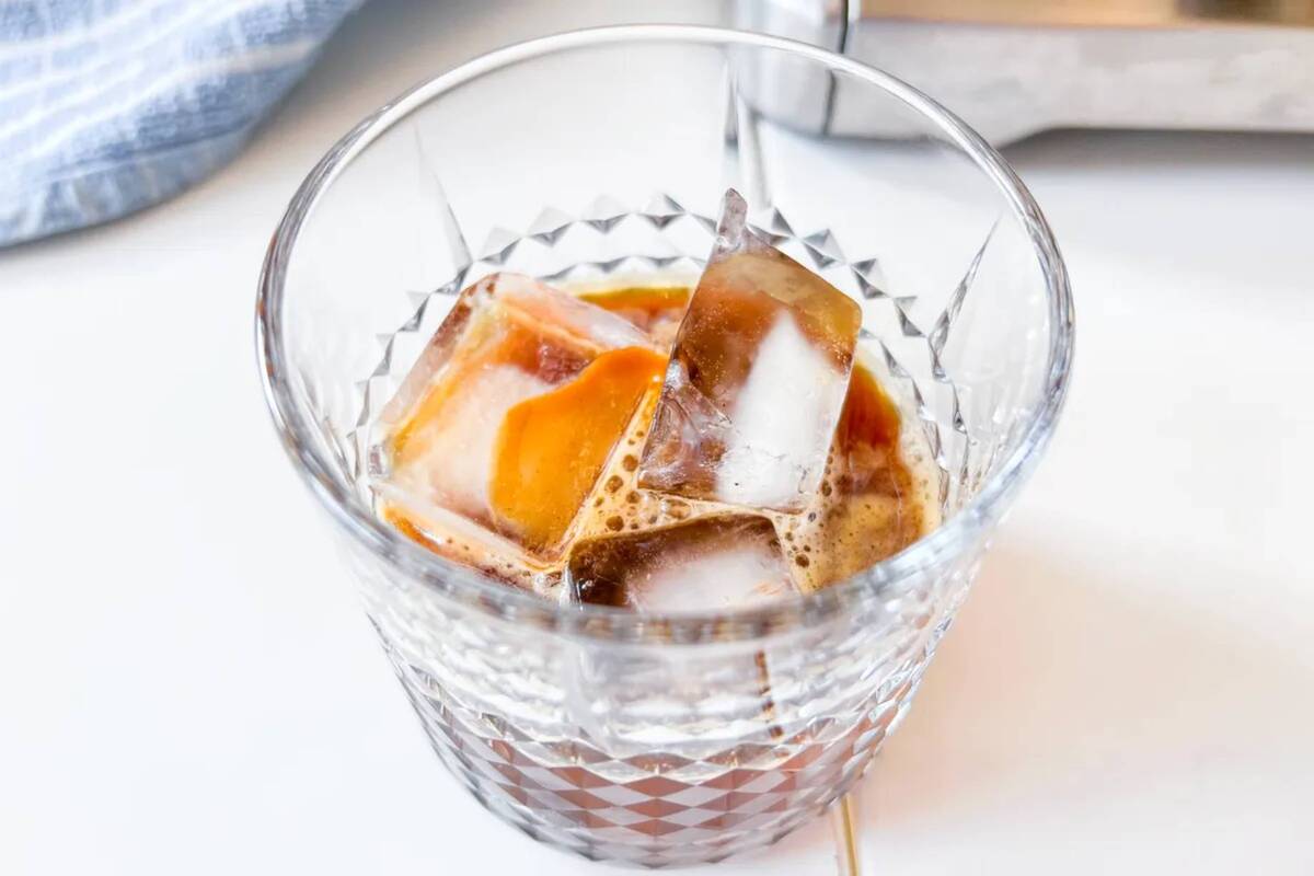 4 איך להכין קפה קר ב-4 שלבים פשוטים