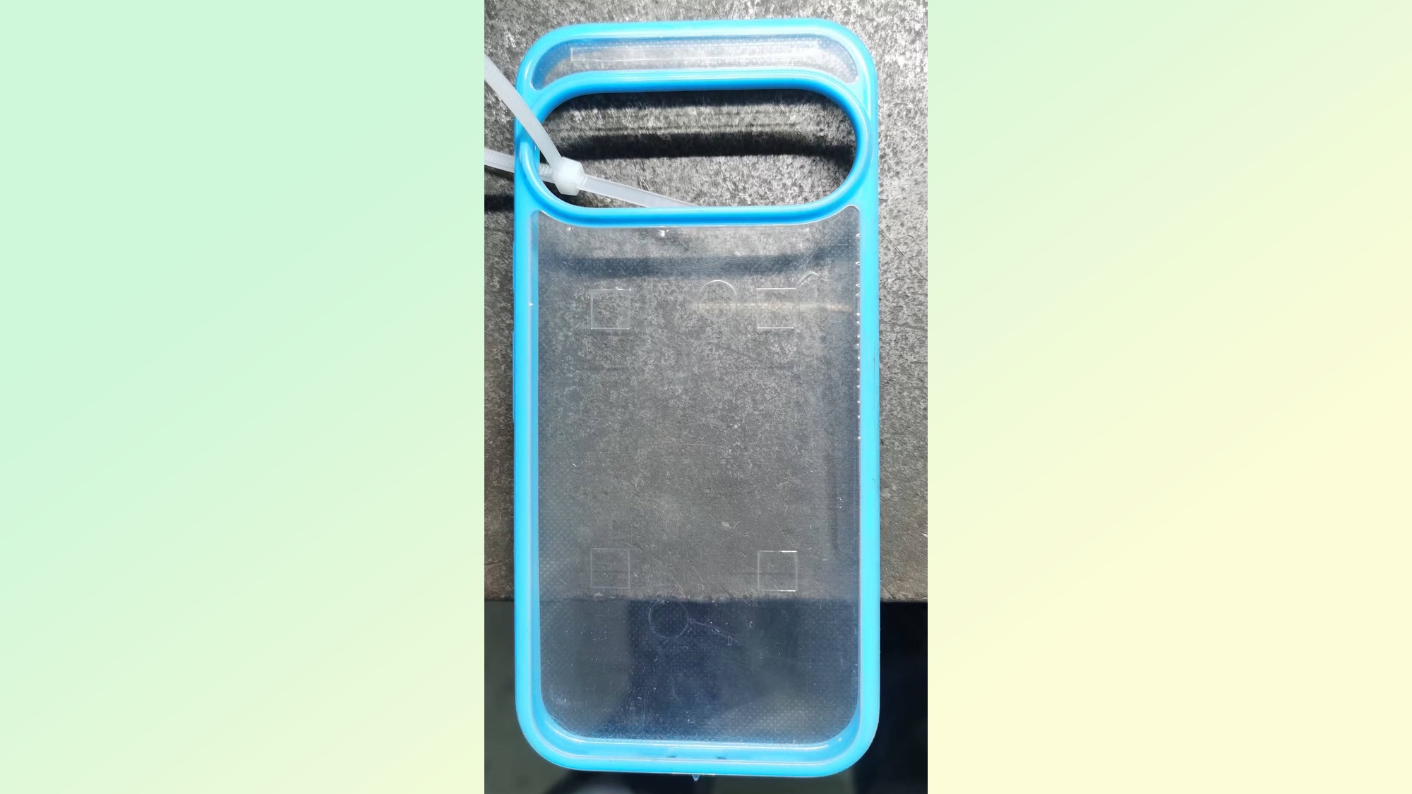 על פי הדיווחים תמונה דלפה המציגה כיסוי ל-Pixel 10