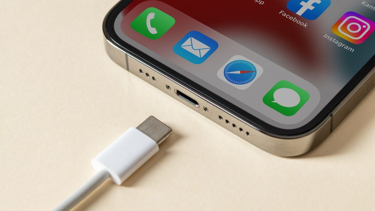 מטעין את האייפון שלך? התרחק מכבלי USB-C של צד שלישי