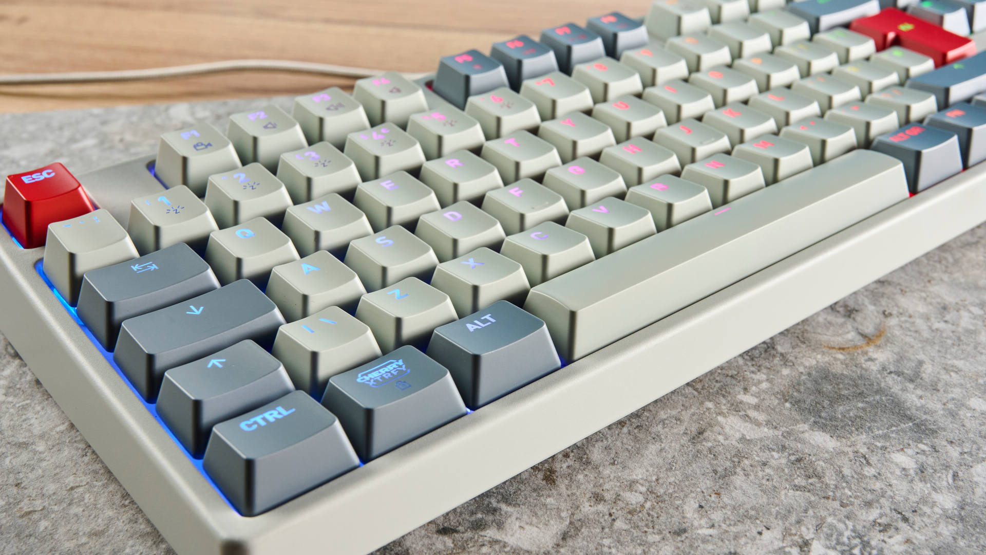 צילום של מקלדת הגיימינג Cherry K4V2