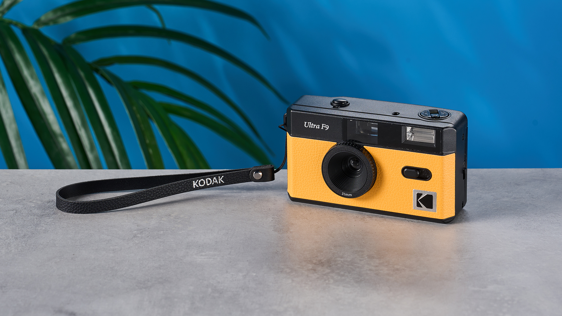 מצלמת סרטים בשחור וצהוב Kodak Ultra F9 35mm