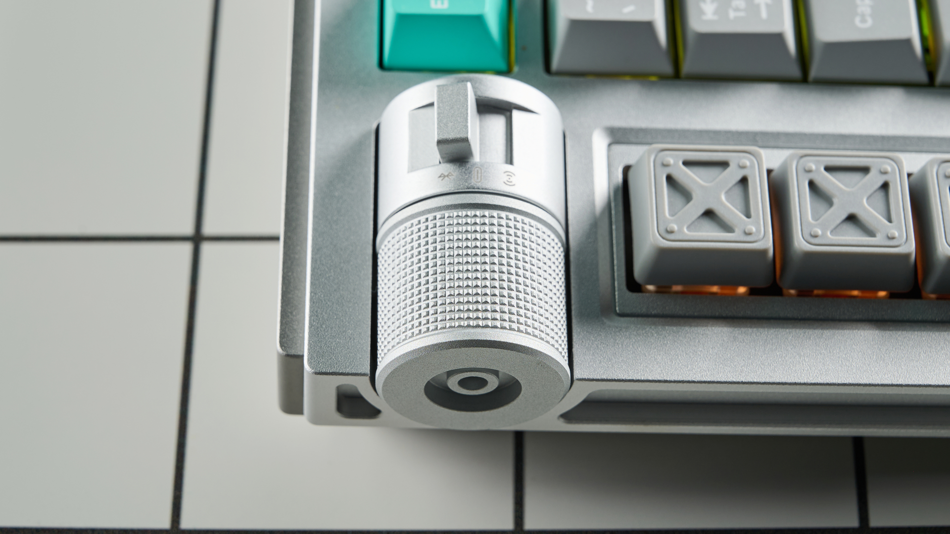 צילום של מקלדת Lemokey L1