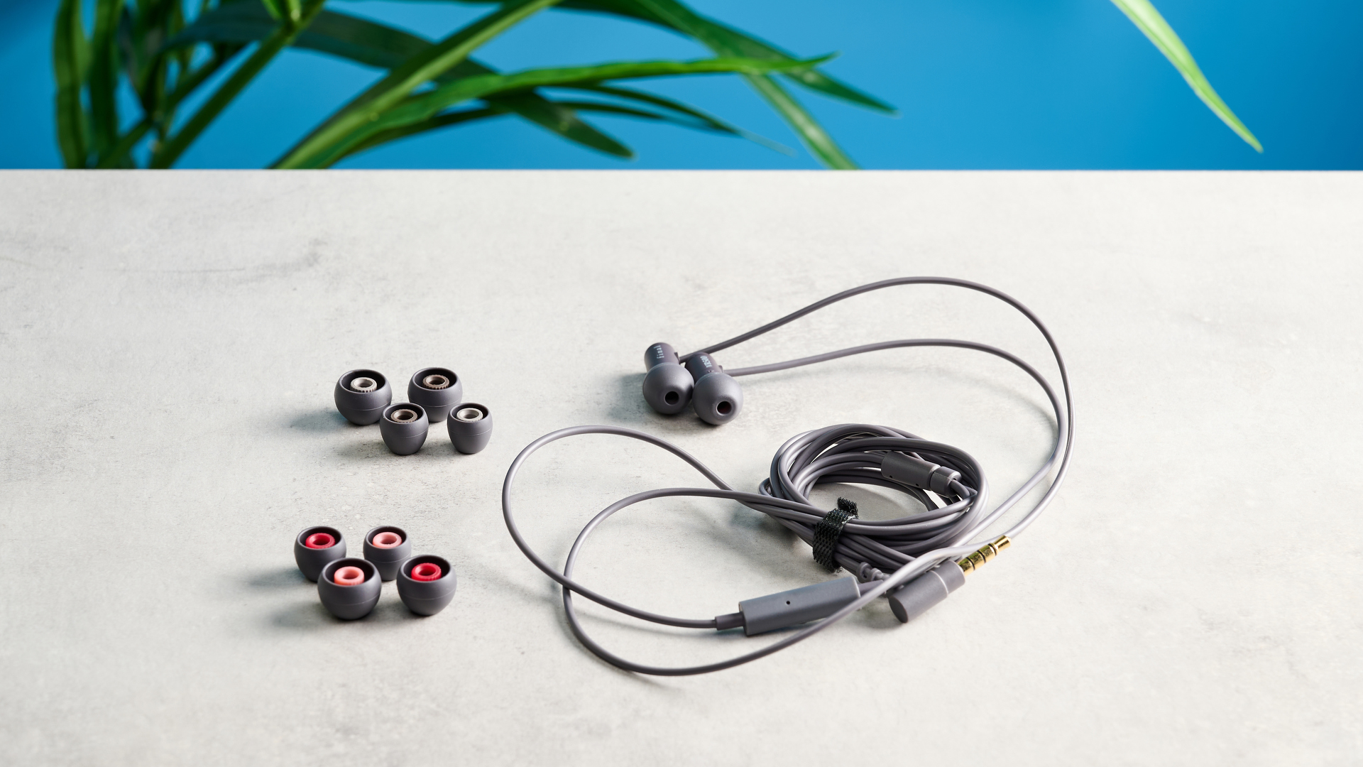 צילום של אוזניות גיימינג Final VR500