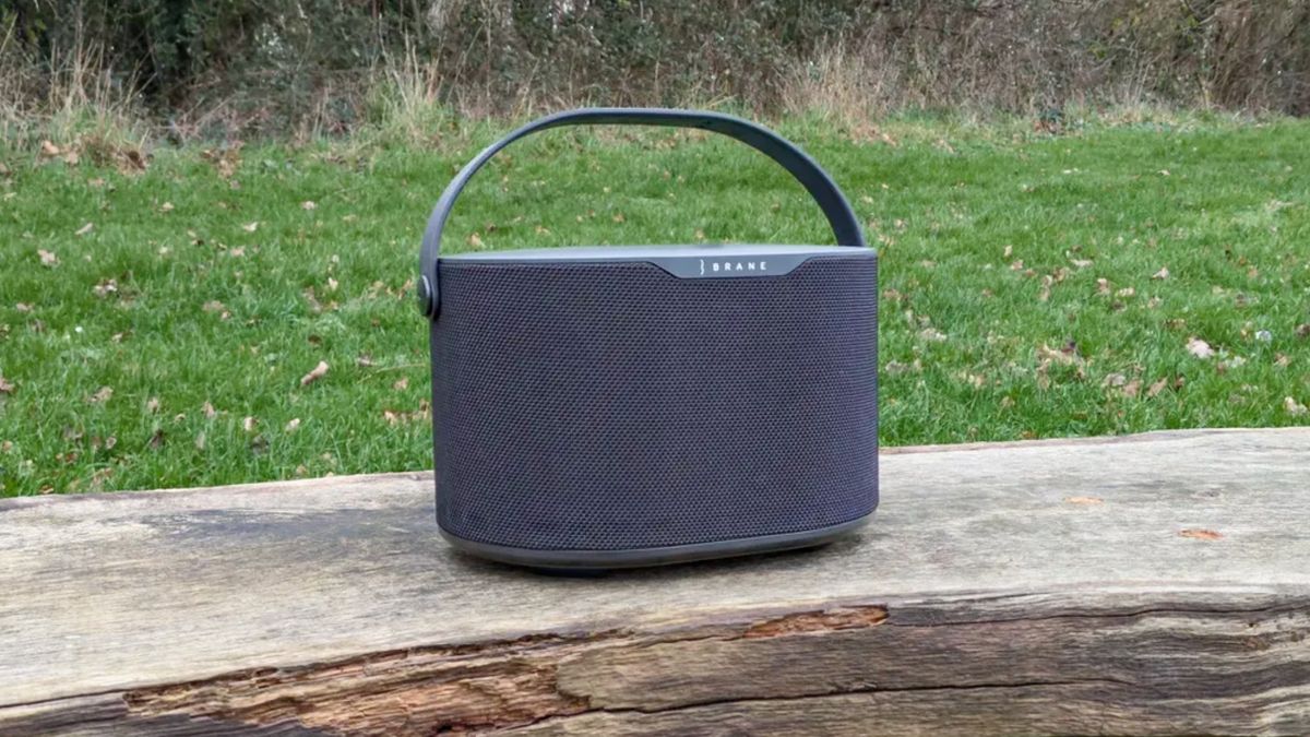 זה עתה בדקתי את רמקול ה-Bluetooth החדש הזה ששובר את חוקי הפיזיקה עבור בס מדהים מאת תמי רוג'רס פורסם ב-1 בינואר 25 ל-Brane X יש סאבוופר מובנה כך שהוא באמת יכול לזעזע את רצפות חלל ההאזנה שלך - ואת שאר הסאונד כמעט ממשיך במשימתו לבס כובש הכל.