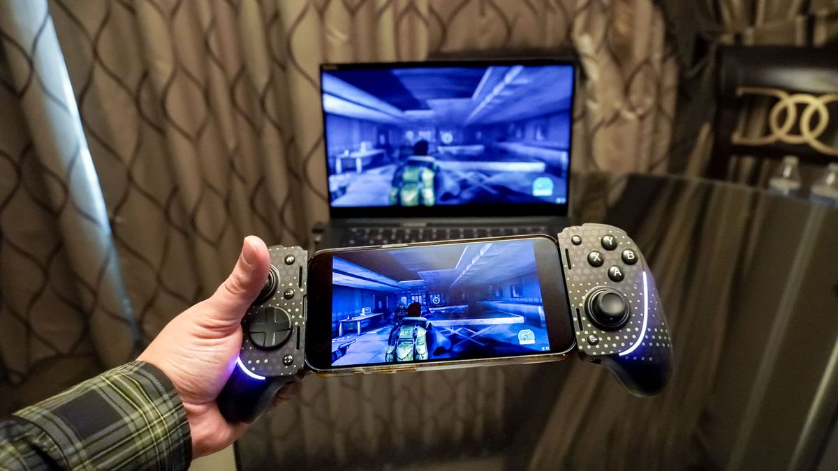 לעתים רחוקות אני מזרים משחקי מחשב לטלפון שלי אבל Razer פשוט שכנע אותי עם PC Remote Play