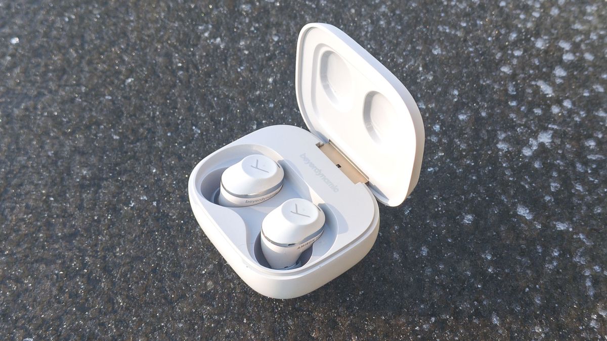 סקירת Beyerdynamic Amiron 300 מאת תמי רוג'רס שפורסמה ב-12 בינואר 25