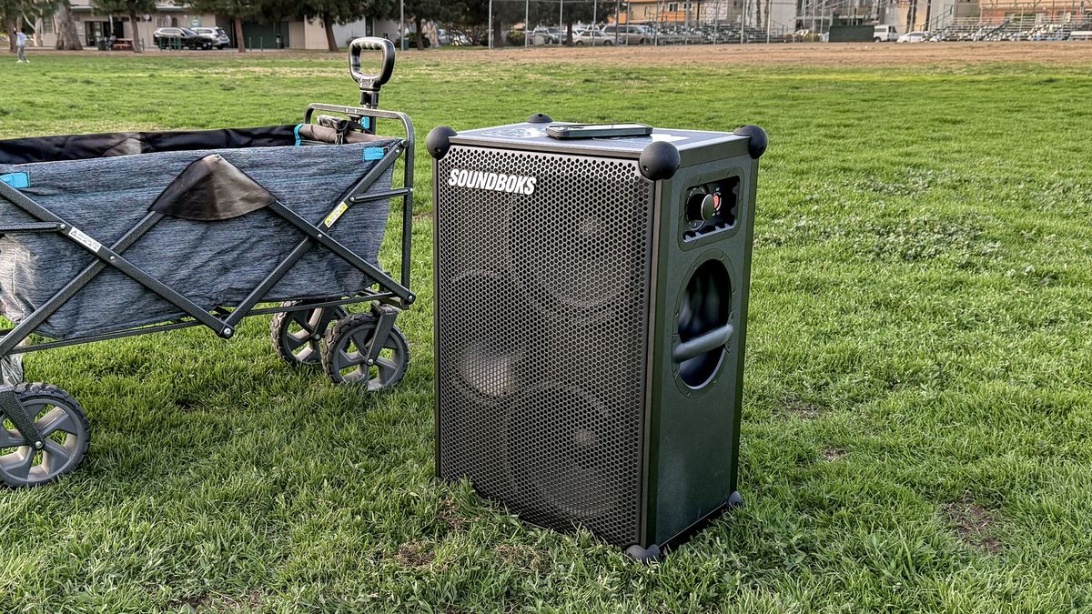 סקירת SOUNDBOKS 4 מאת טשאקה ארמסטרונג שפורסמה ב-13 בינואר 25 SOUNDBOKS 4 הוא דגם של הנדסת אודיו המספק צליל ברור ומלא ללא קשר לכמה נמוך או בעוצמה מטרידה אתה מנגן את המוזיקה שלך