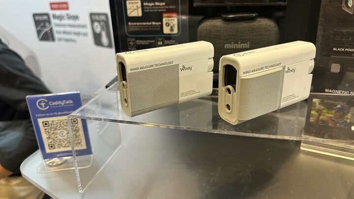 ניסיתי את מד טווח הגולף החדש הזה עם שתי תכונות שהטריפו את דעתי