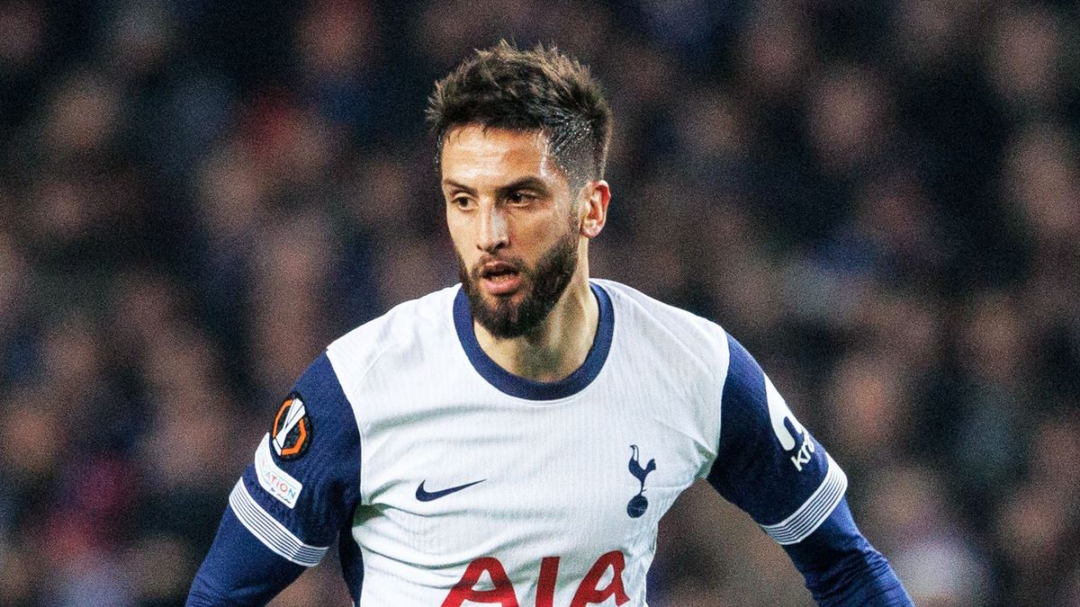 Tottenham's Rodrigo Bentancur in action for Spurs ahead of the Tottenham vs Liverpool Carabao Cup semi-final 2025