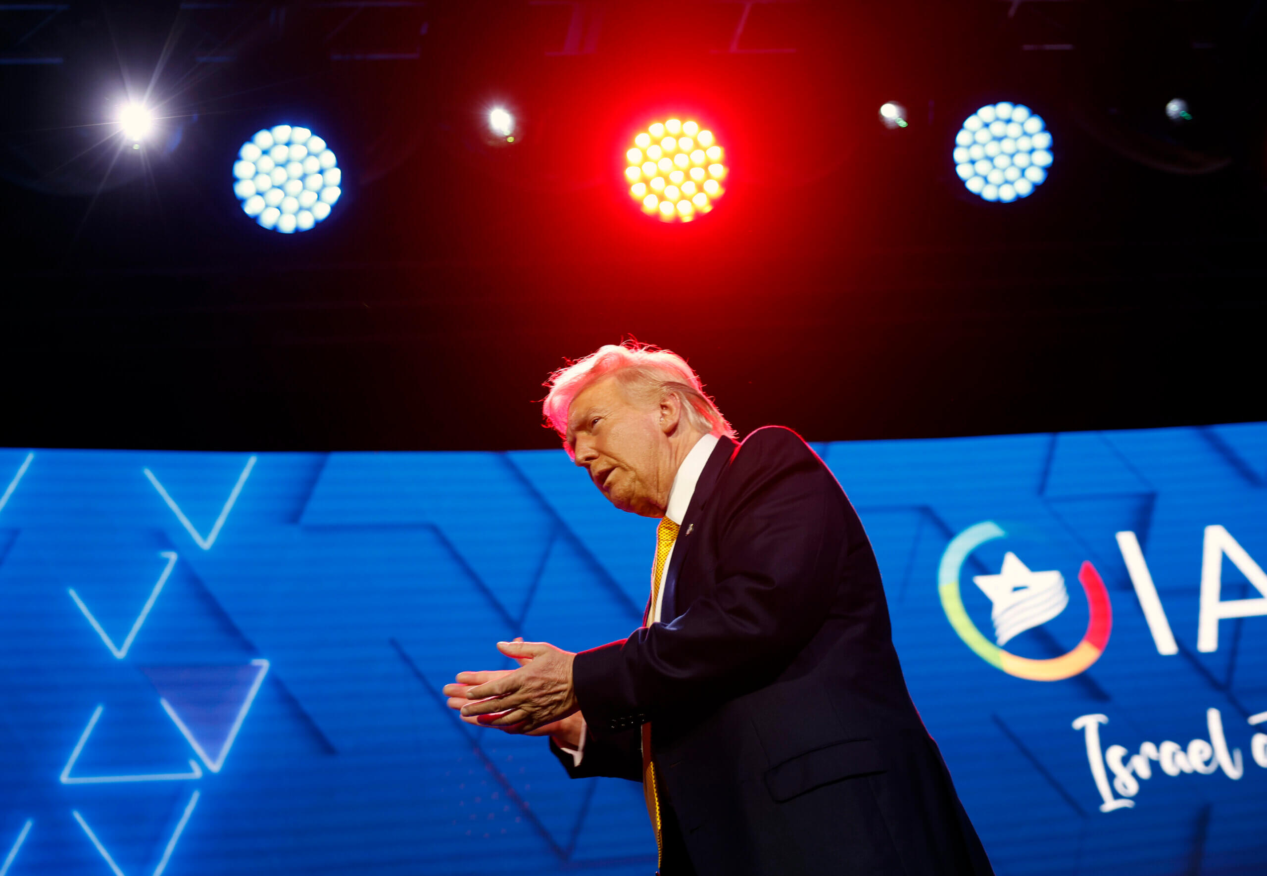 מה המשמעות של צו ההנהלה של האנטישמיות של טראמפ למעשה עבור תלמידי המכללות ובתי הספר הודעה של המו"ל והמנכ"ל שלנו רייצ'ל פישמן פדרסן