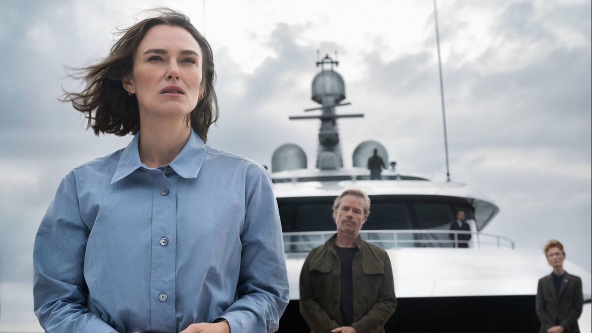 (L-R) Keira Knightley and Guy Pearce in "The Woman in Cabin 10" coming to Netflix in 2025