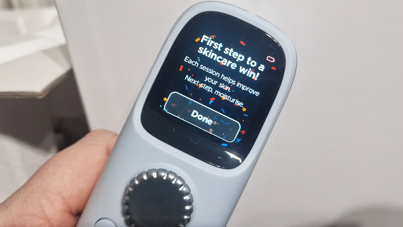 כריש קריוגלו נבדק על ידי מילי פנדר