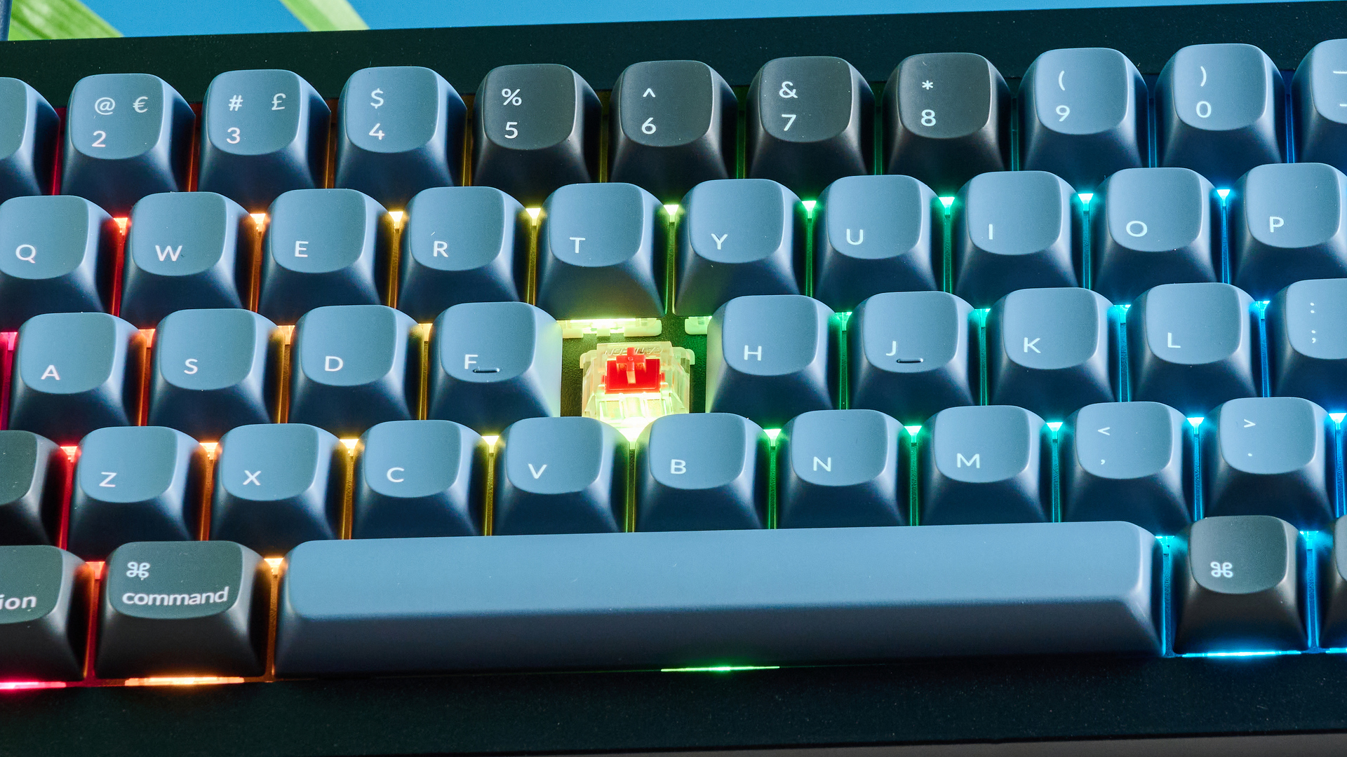 מקלדת מקשים שחורה וכחולה Q7 מקלדת מכנית קווית העשויה מתכת