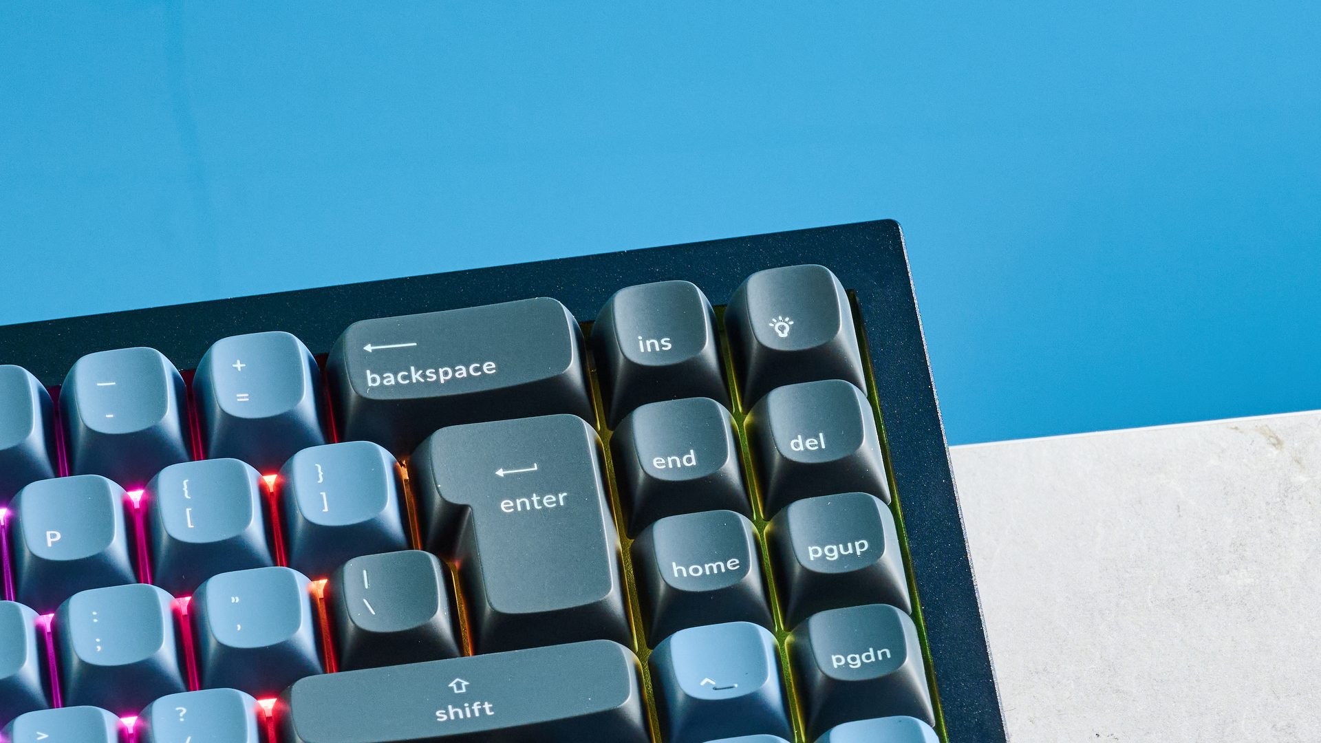 מקלדת מקשים שחורה וכחולה Q7 מקלדת מכנית קווית העשויה מתכת