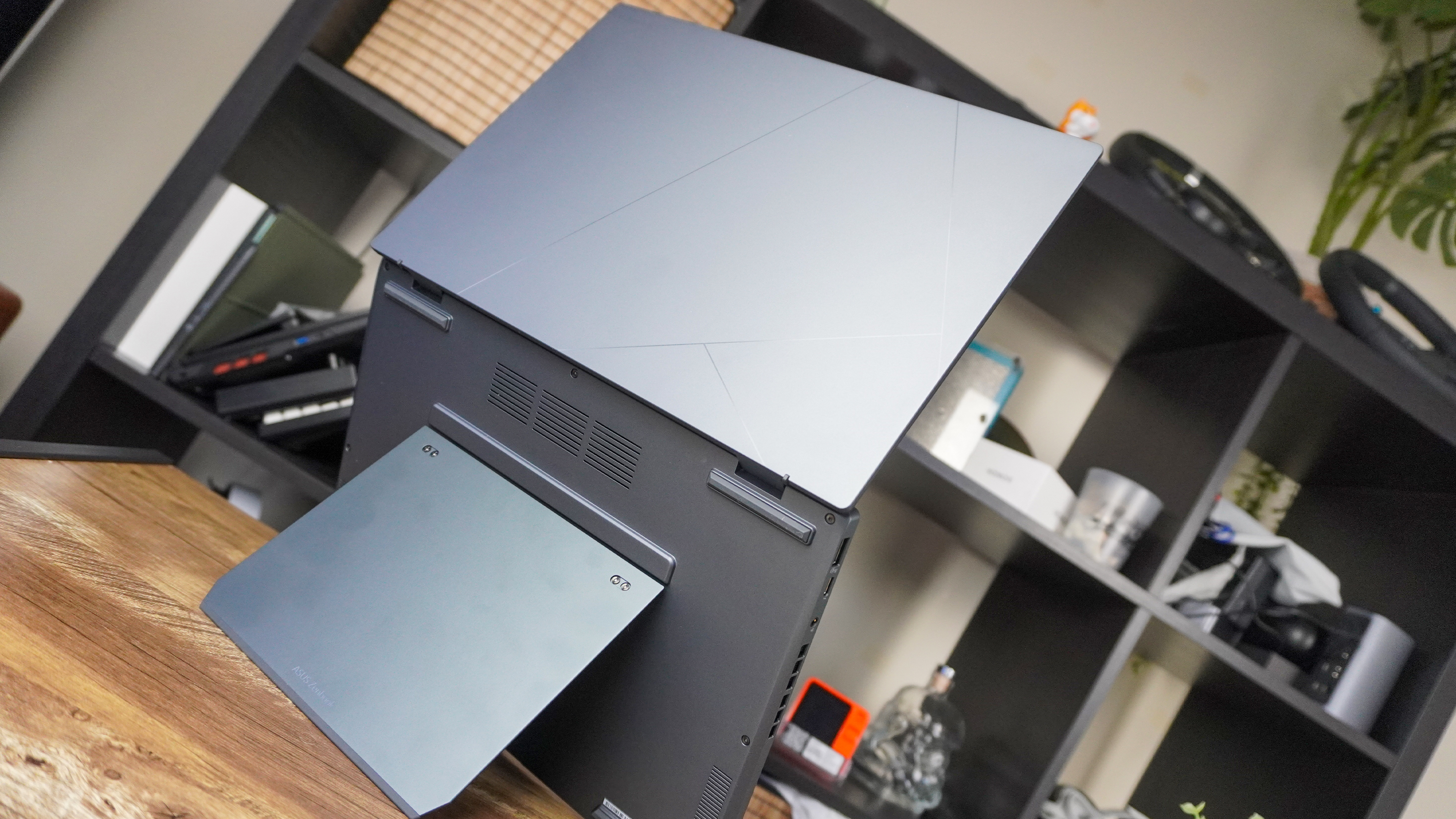 צמד Asus Zenbook (2025)