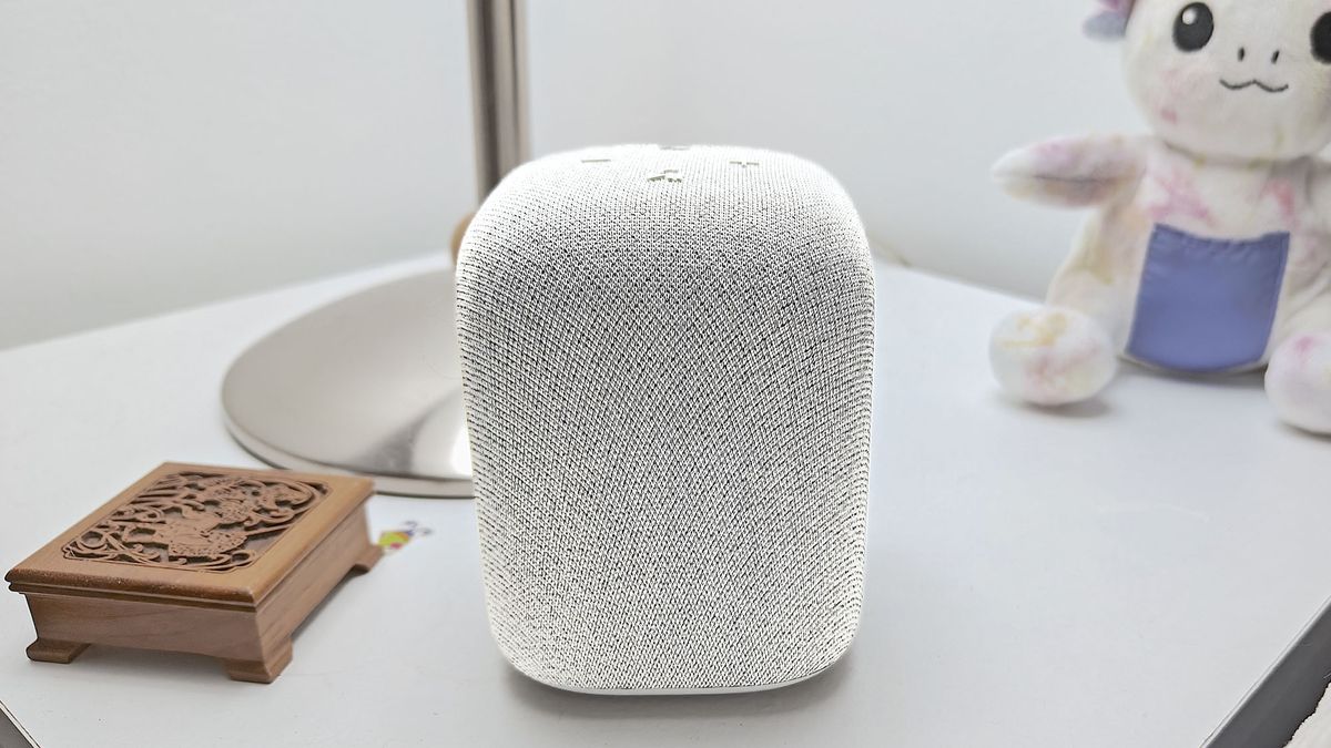 רמקול Bluetooth בסיסי זה הוא אפשרות הגונה לאנשים שכבר מחזיקים במוצרים במערכת האקולוגית האודיו האלחוטית של סוני, אך זהו איסוף מפוקפק לכולם. מאת אלכס ברקטטי שפורסם ב- 12 בפברואר 25/שמע/רמקולים/Sony-Linkbuds-Speaker