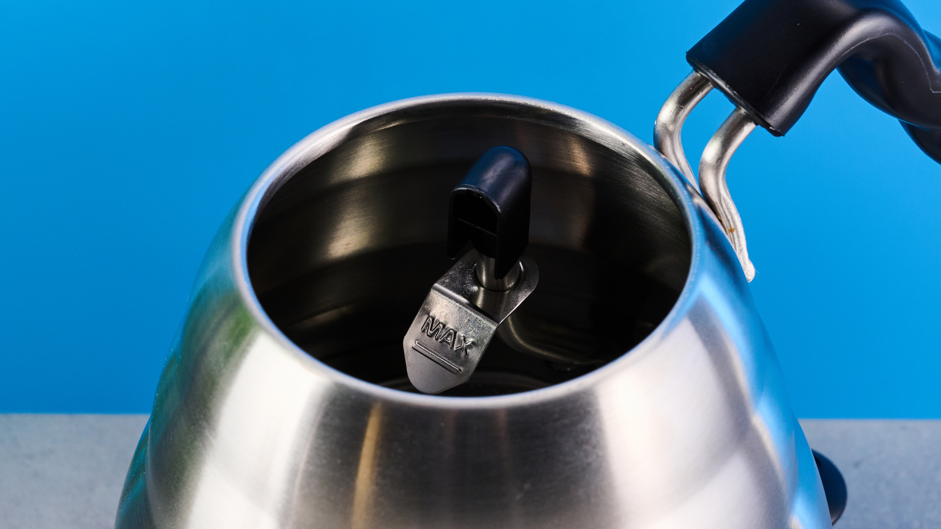 Hario v60 Buono Gooseck Kettle, קומקום נירוסטה עם בסיס חשמלי, ידית, זרבובית אווז, לקפה מיוחד