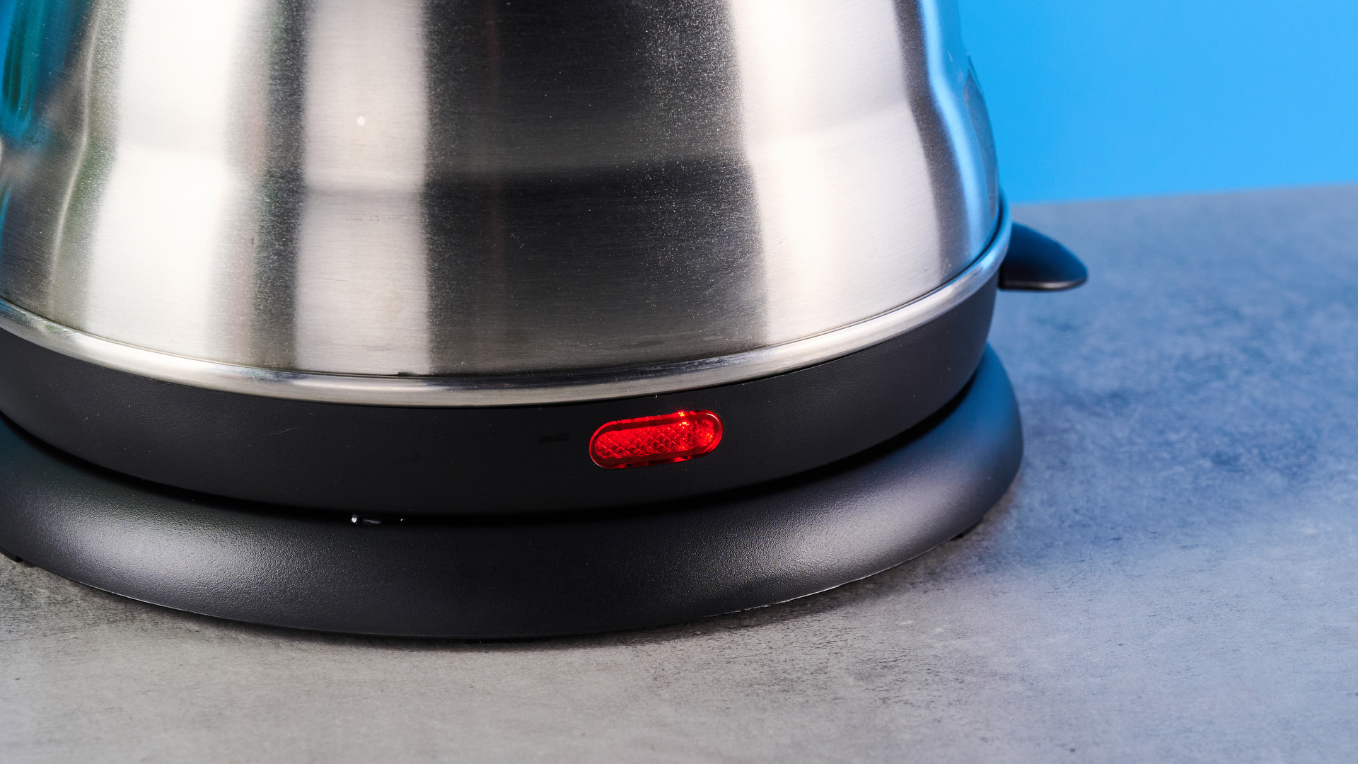 Hario v60 Buono Gooseck Kettle, קומקום נירוסטה עם בסיס חשמלי, ידית, זרבובית אווז, לקפה מיוחד