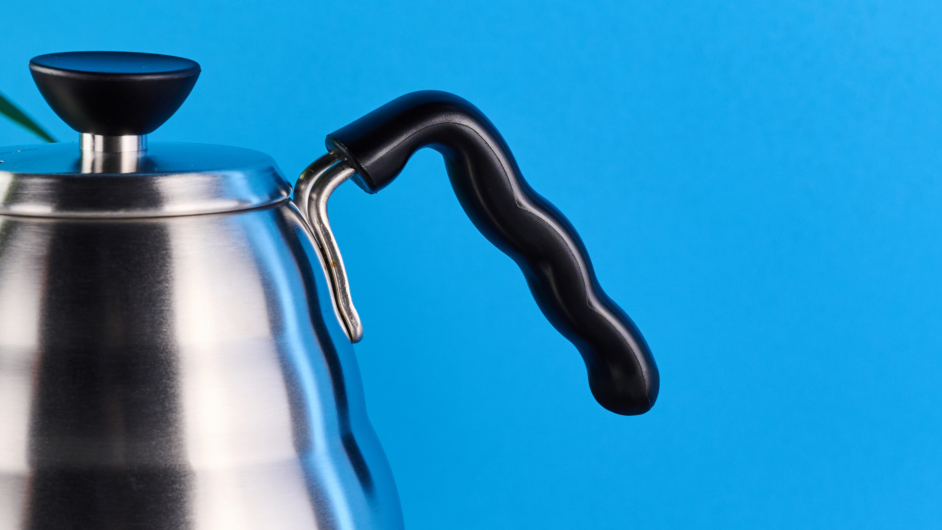 Hario v60 Buono Gooseck Kettle, קומקום נירוסטה עם בסיס חשמלי, ידית, זרבובית אווז, לקפה מיוחד