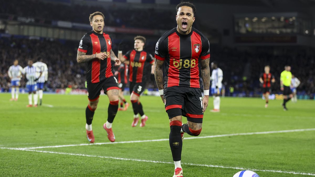 Justin Kluivert of Bournemouth celebrates after scoring to make it 1-1 during the Premier League match between Brighton &amp; Hove Albion FC and AFC Bournemouth.