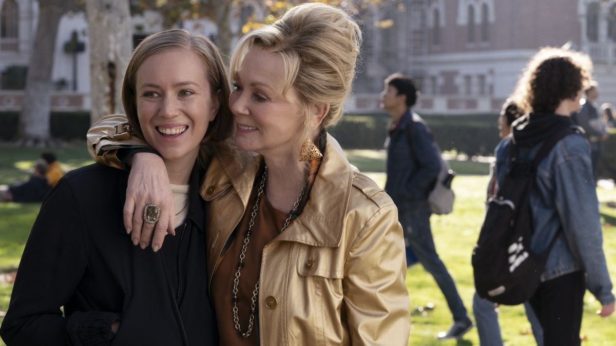 Hannah Einbinder as Ava Daniels and Jean Smart as Deborah Vance in "Hacks" season 3