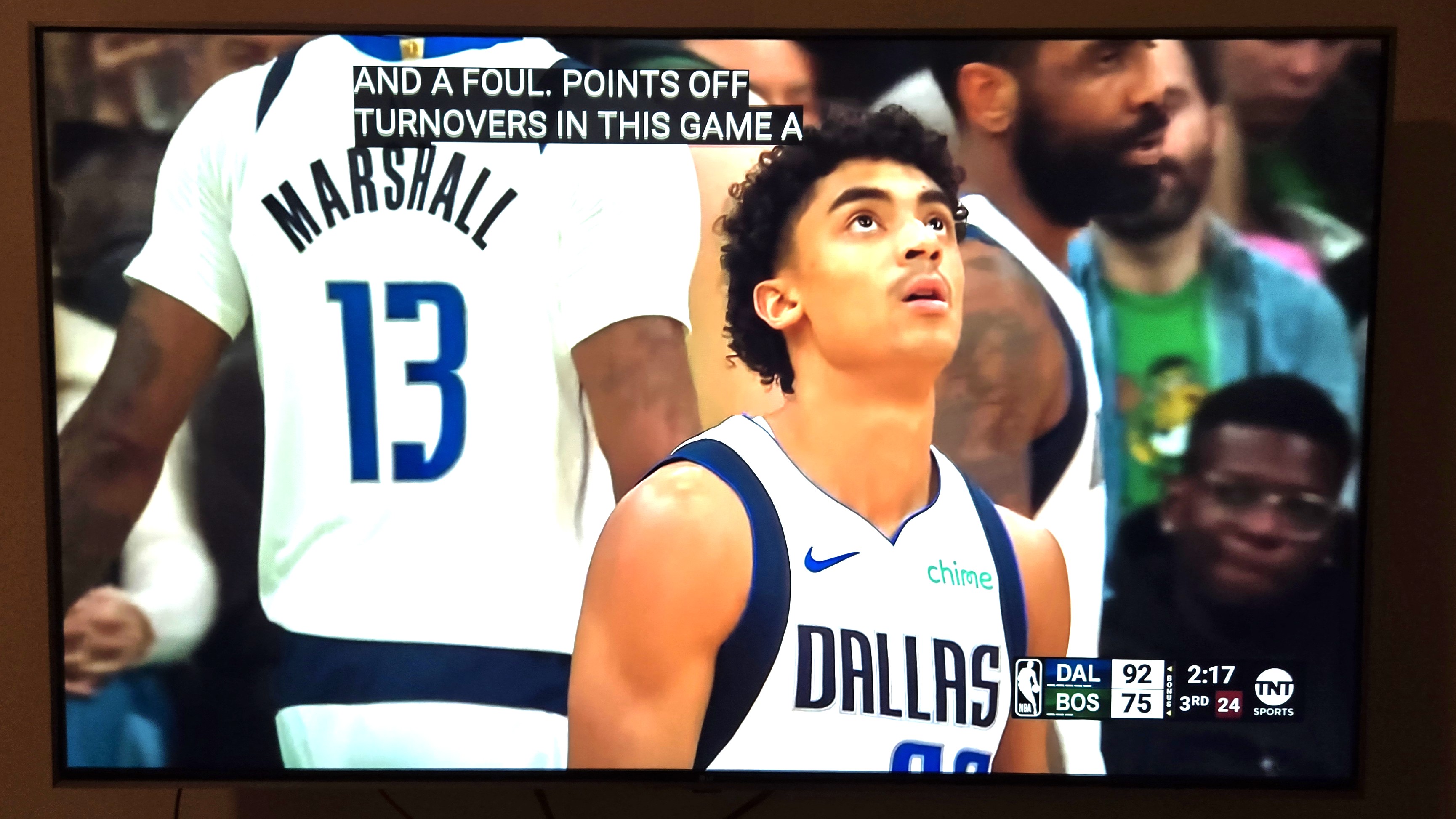 כיצד לשנות את הגדרת עיכוב השידור של YouTube TV.