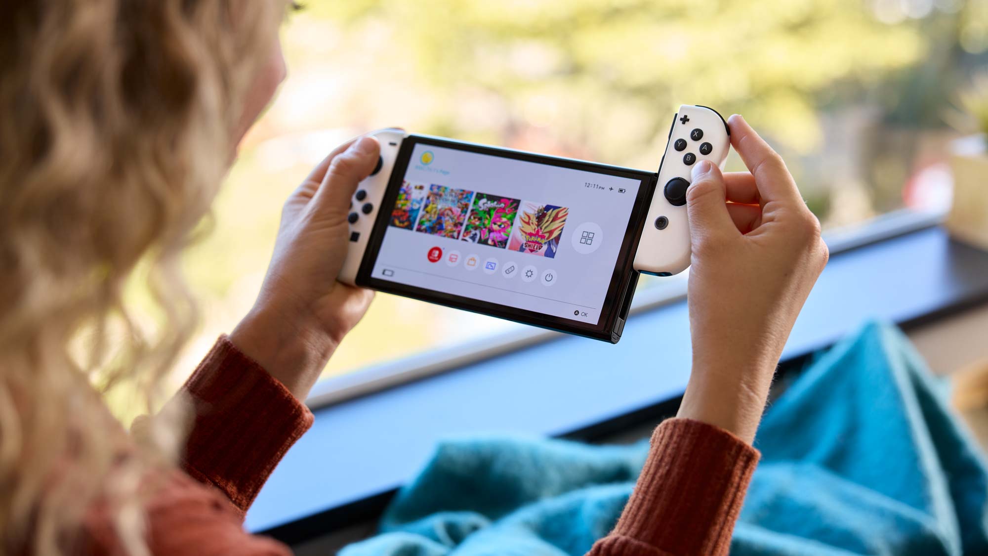 מתג Nintendo Joycons המחובר לבסיס