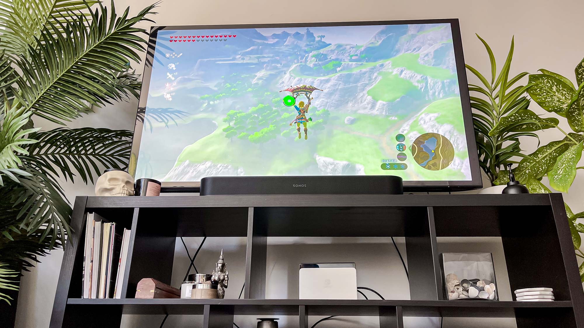 מתג Nintendo OLED מחובר לתצוגת טלוויזיה