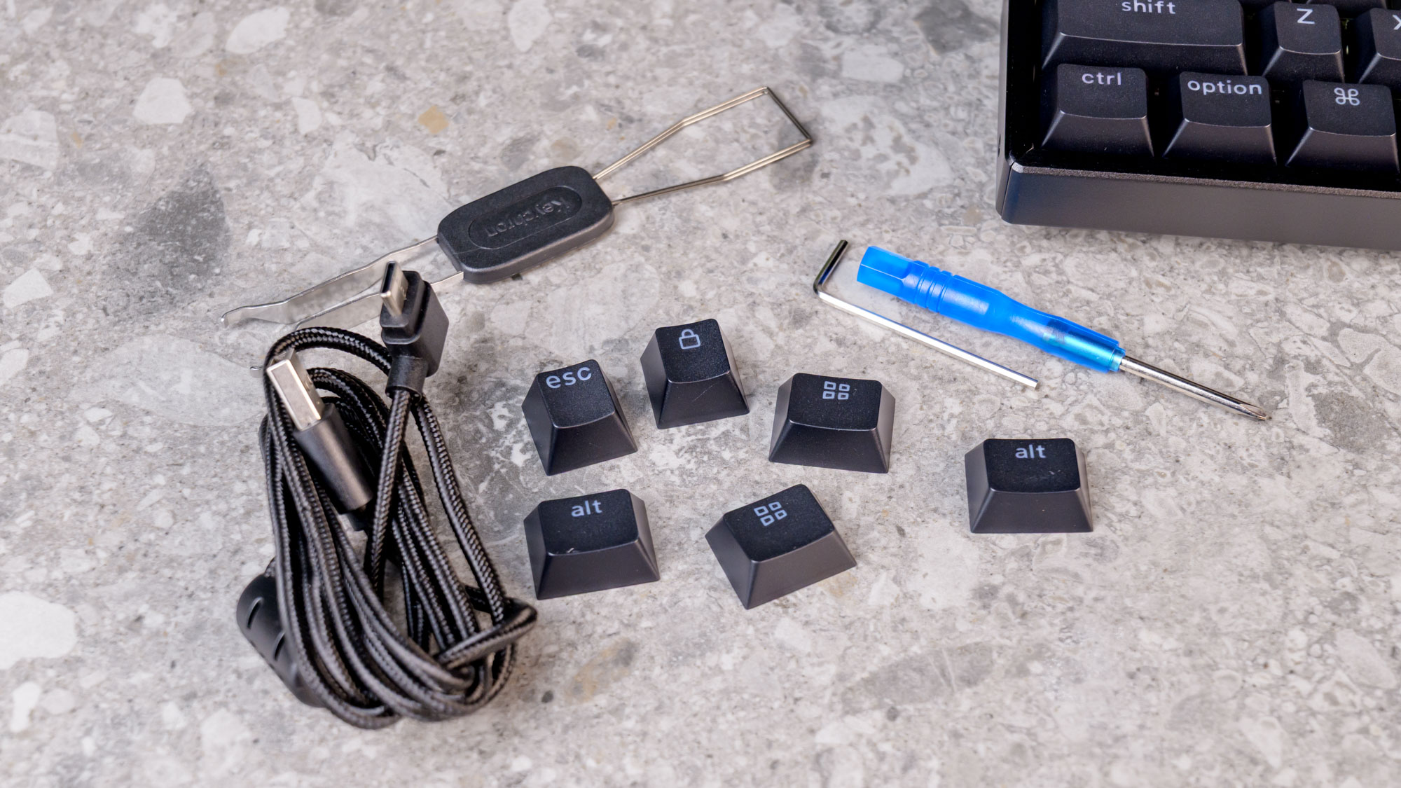 מקלדת מקשים שחורה k10 v2 מכנית המותאמת אישית