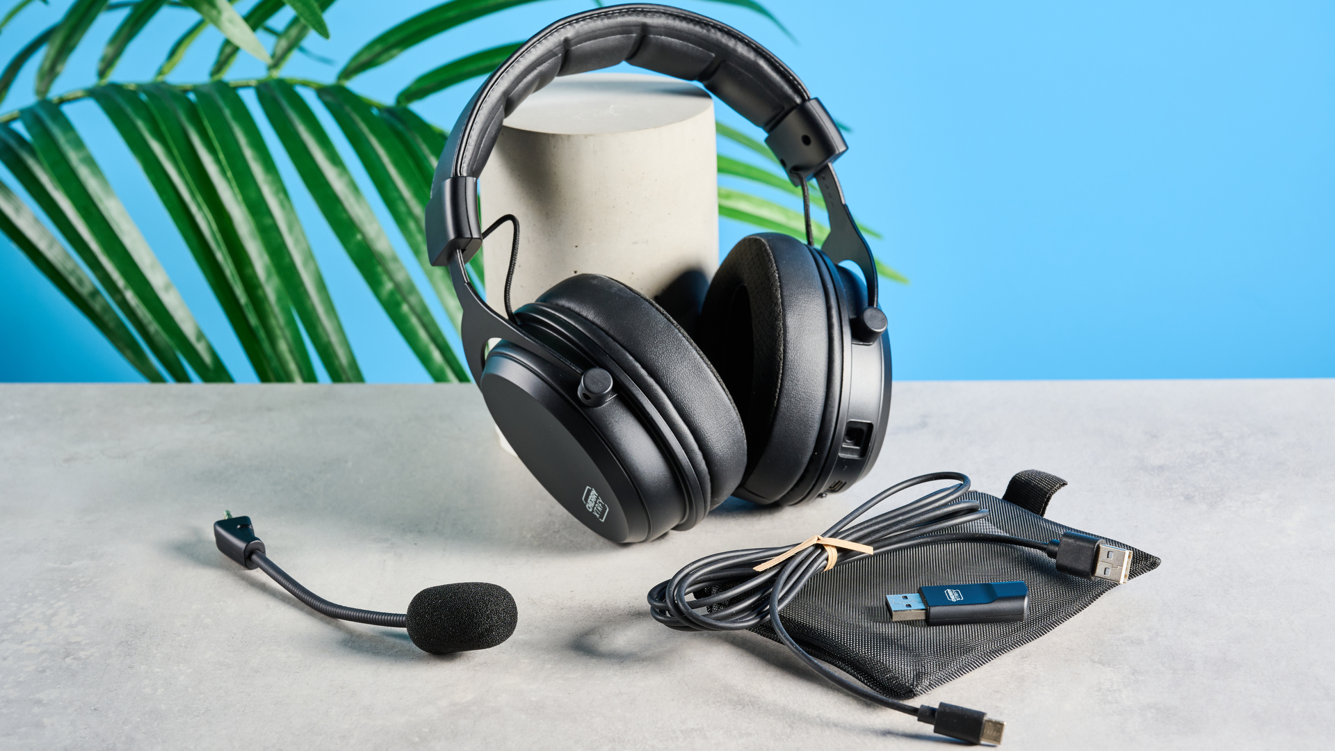 אוזניות משחקי H3 של דובדבן שחור XTRFY