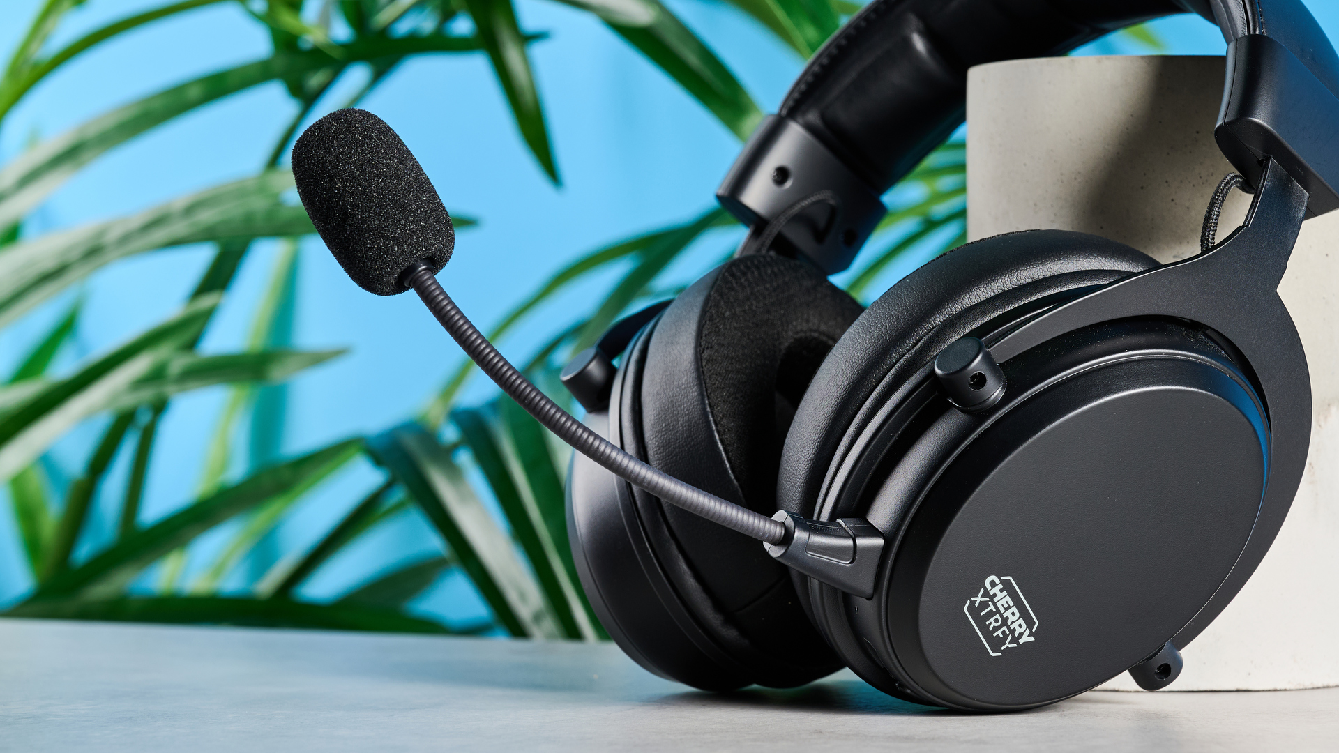 אוזניות משחקי H3 של דובדבן שחור XTRFY