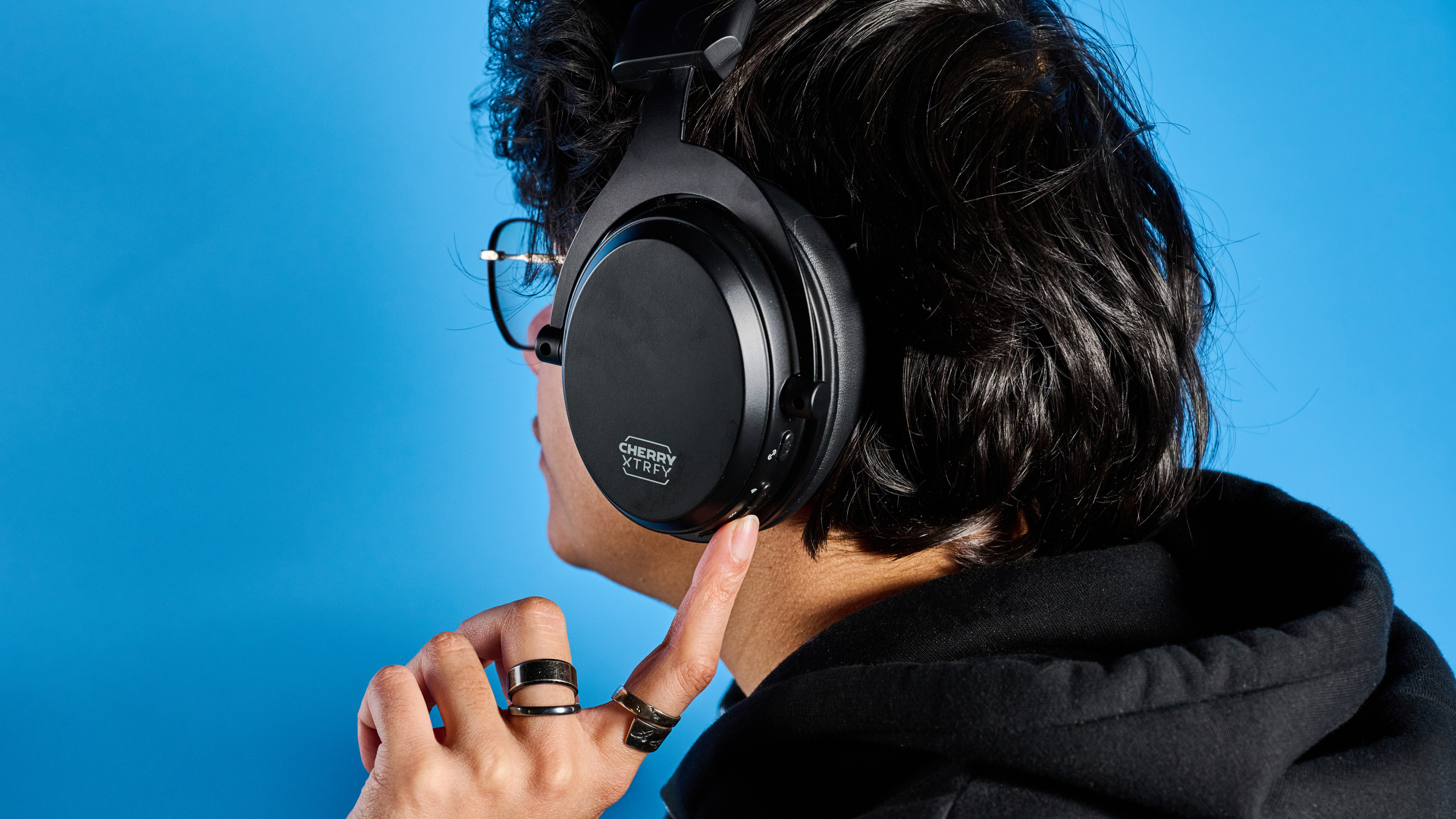 אוזניות משחקי H3 של דובדבן שחור XTRFY