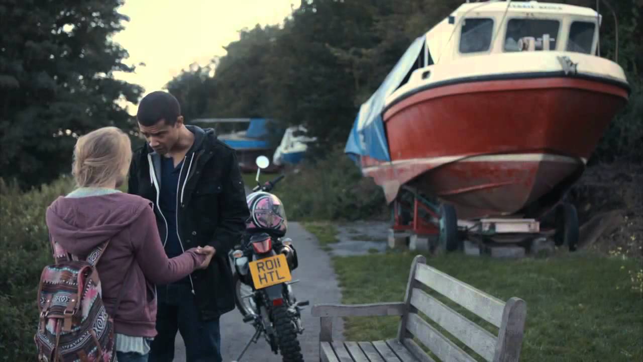 הטריילר הרשמי של Broadchurch HD - YouTube