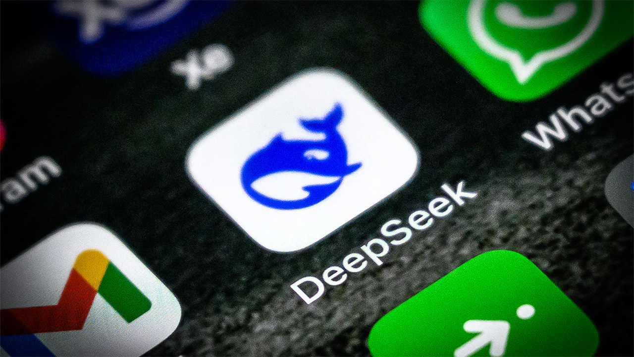 סמל אפליקציית DeepSeek על המסך