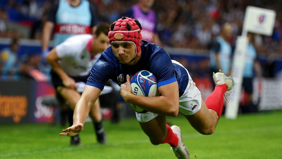 Louis Bielle-Biarrey of France scores his team's third try ahead of the Ireland vs France Six Nations 2025 showdown