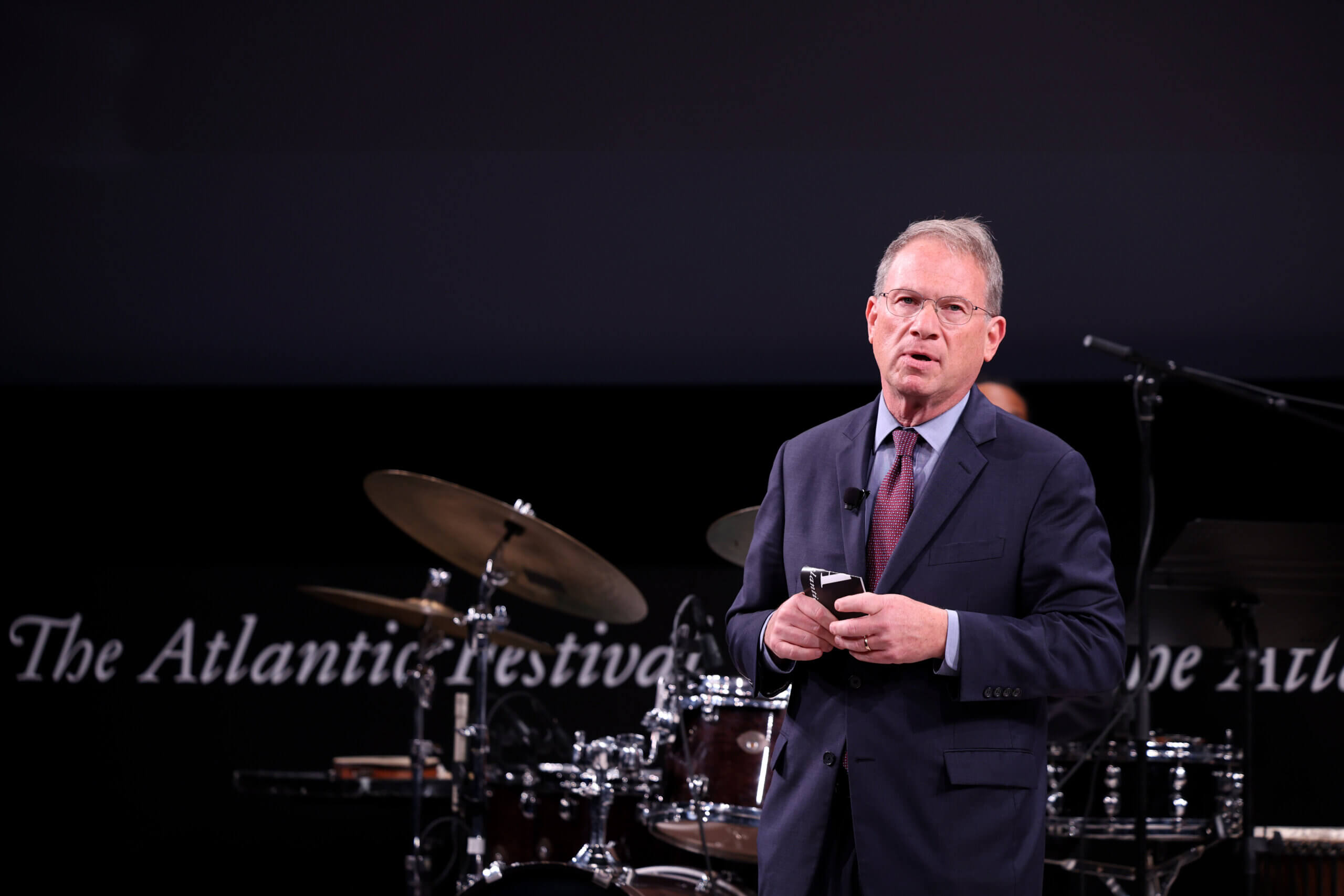 האשמו את רוי קון בפיגוע האכזרי של ג'פרי גולדברג צ'אט צ'אט סקופ הפורוורד הוא בחינם לקרוא, אך הוא לא חופשי לייצר